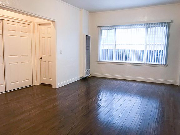 2nd image of 1932 W 25th St #23U