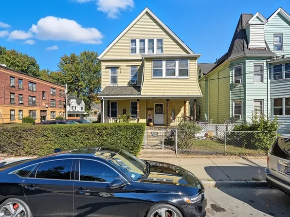 1421 Dwight St, Holyoke, MA 01040