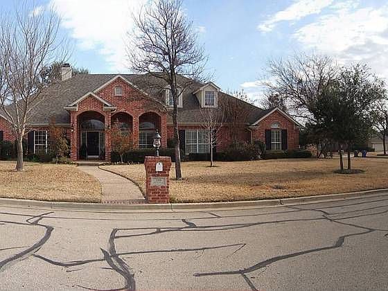 2nd image of 340 Elm Grove Cir