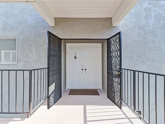 4th image of 2404 Via Mariposa W Unit 3D
