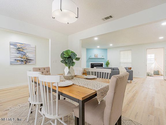 4th image of 2826 WATER VIEW Circle