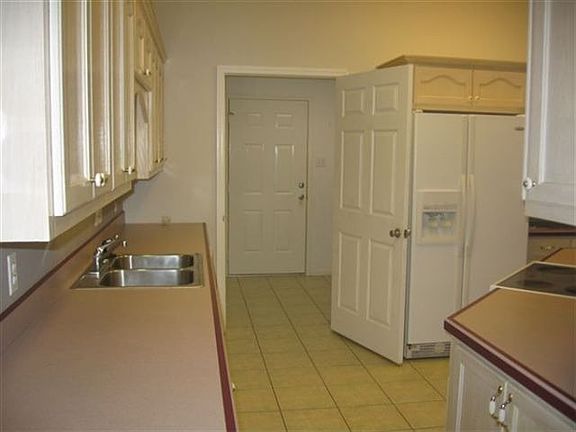4th image of 1328 S 24th 1/2 St