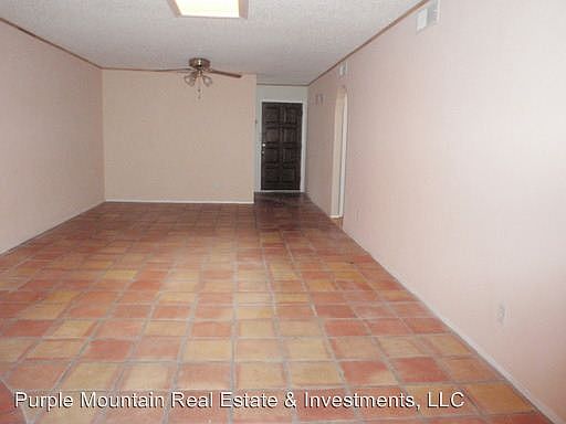 4th image of 1605 S Telshor Blvd