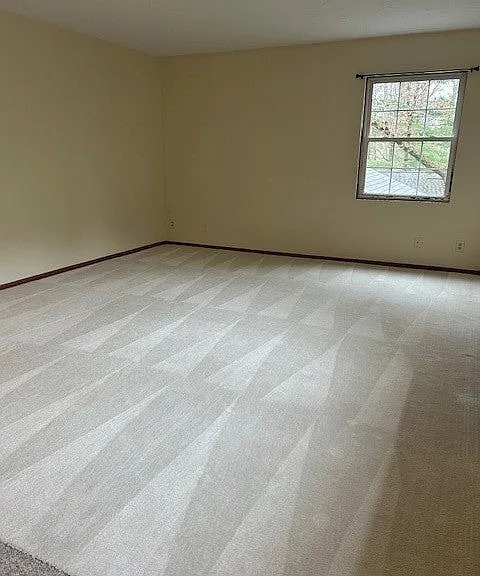 119 Burlington Oval Dr #10 — Photo 9