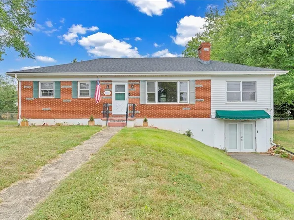 3000 Roundelay Rd, Lynchburg, VA 24502