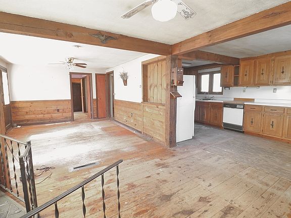 2nd image of 319 Main St