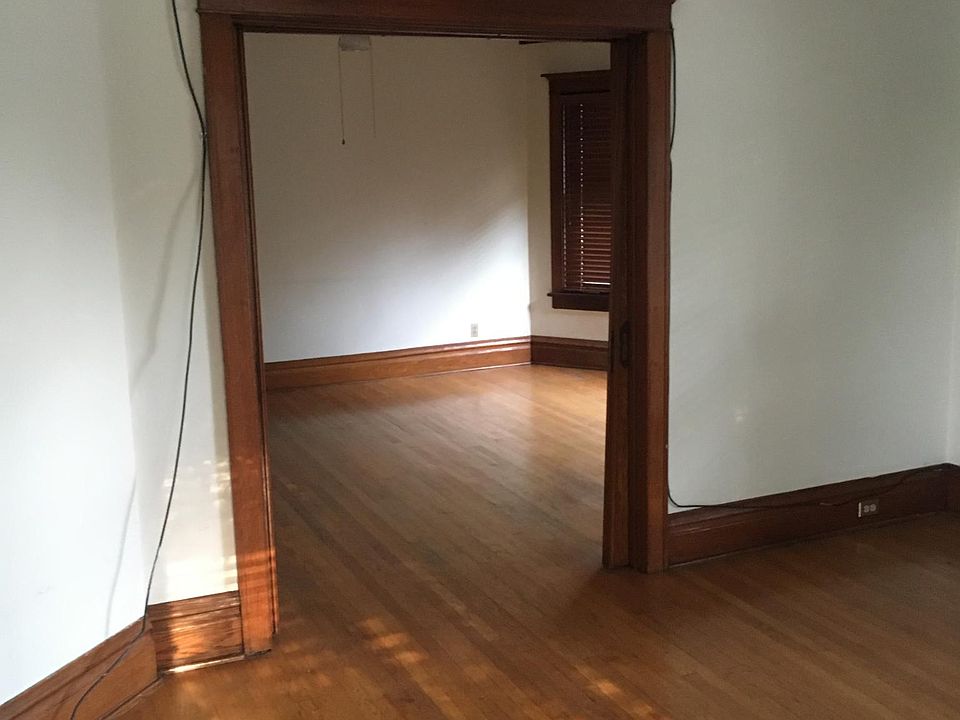 1st image of 29 6th Ave #2