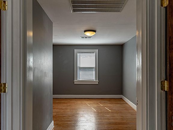 3rd image of 799 Bennett Ave #A