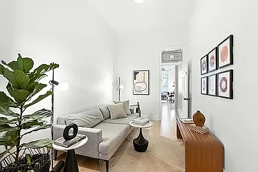 152 North 9th Street, #1R