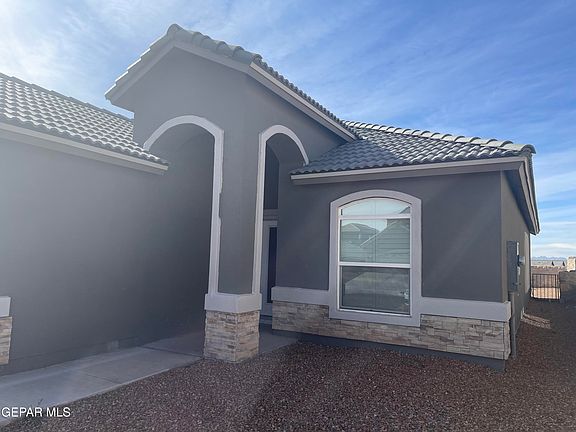 2nd image of 289 Glenlivet Way