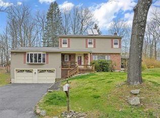 24 Oakcrest Dr, Goshen, NY 10924