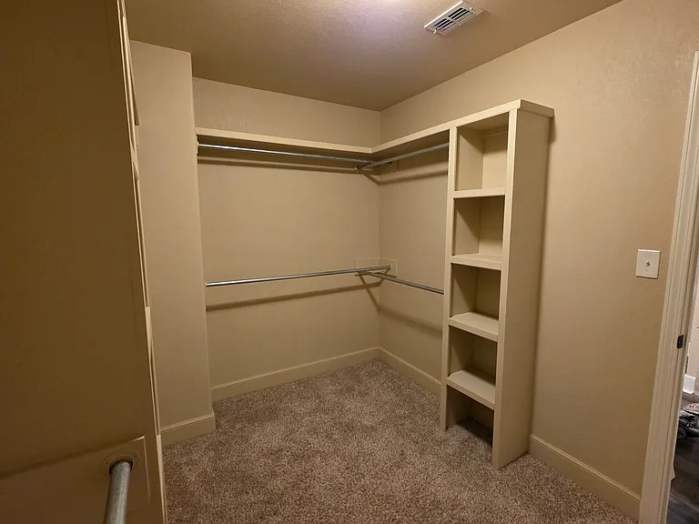 5224 Jarvis St — Photo 25