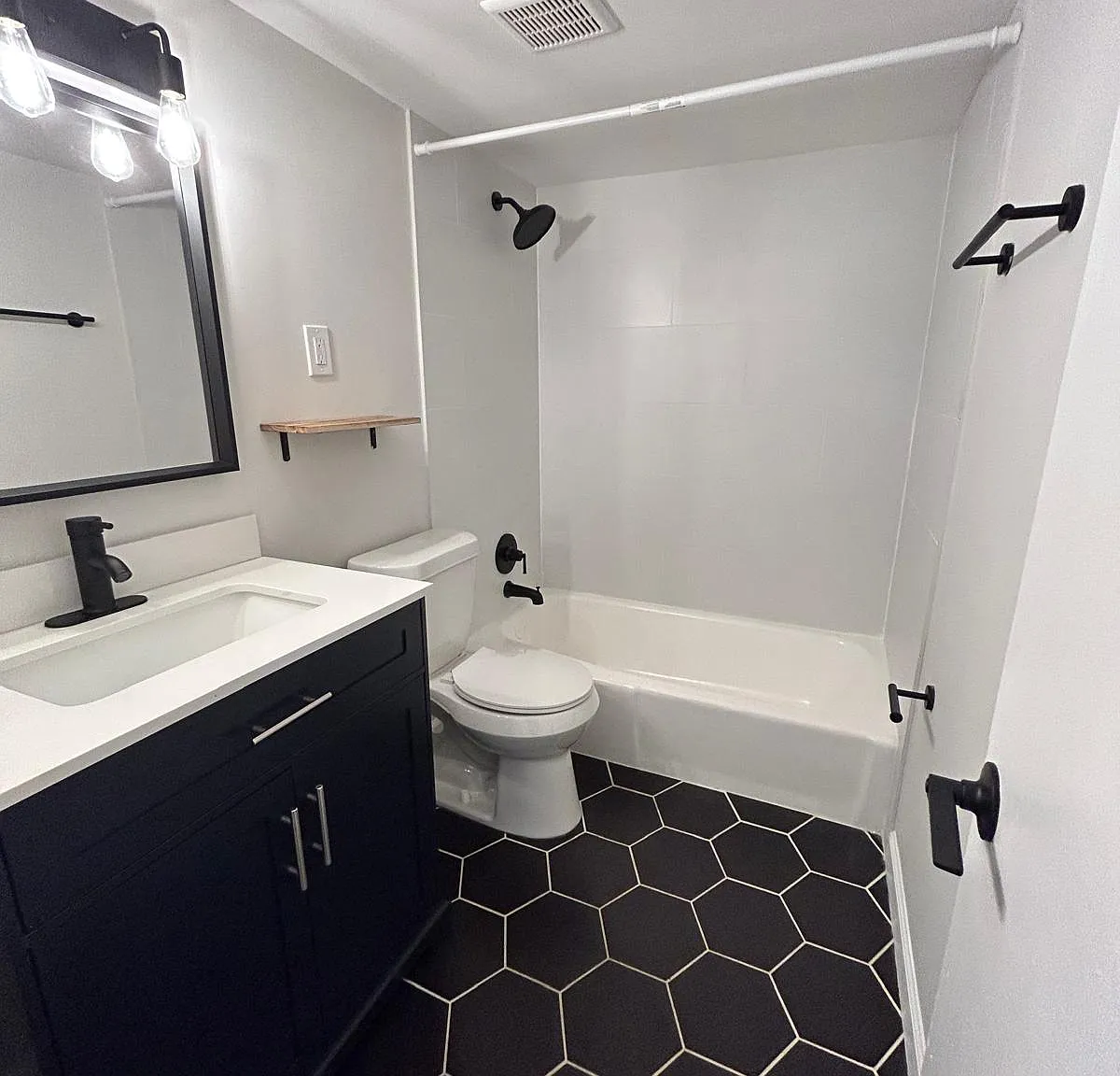 2 bed, 775 sqft, $1,095 — Photo 2