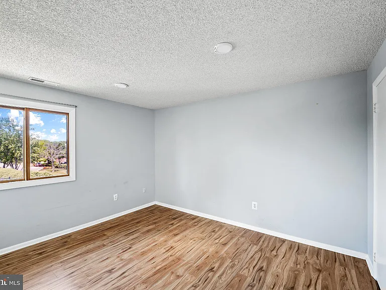 307 Ravens Crest Dr — Photo 9