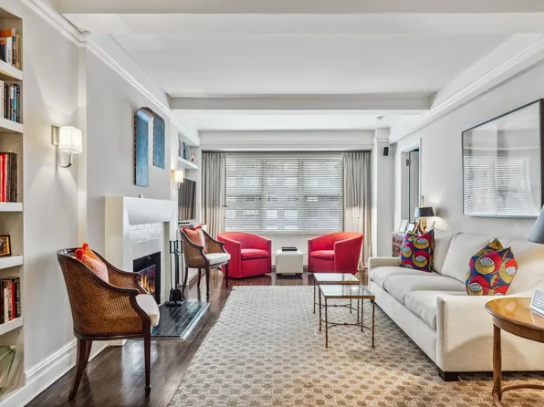 424 East 52nd Street image 1 of 7