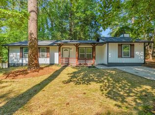 8438 N Pond Dr, Riverdale, GA 30274