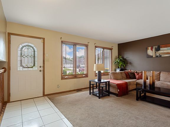 3rd image of 3136 Rosiclaire Ct