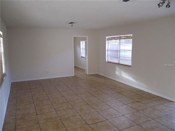 4th image of 945 Prescott Blvd