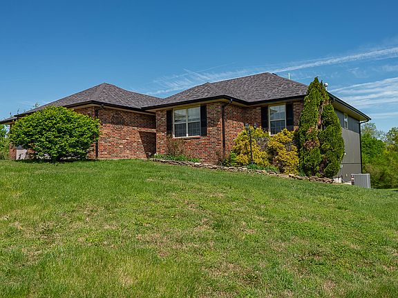 2nd image of 300 Fieldstone Road