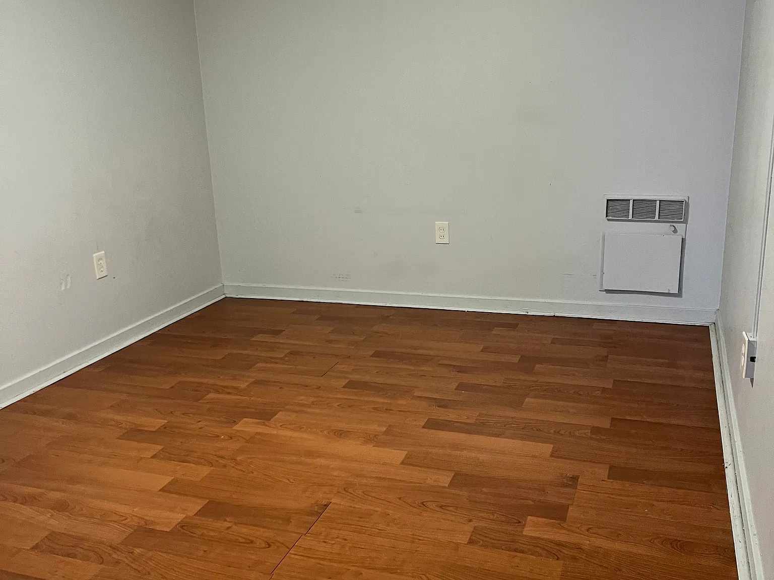 1 bed, 405 sqft, $900 — Photo 2