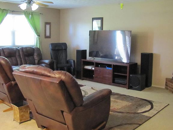 4th image of 8620 Peppertree Ln