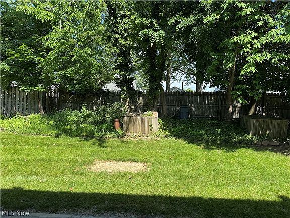 4th image of 4393 Fairway Dr
