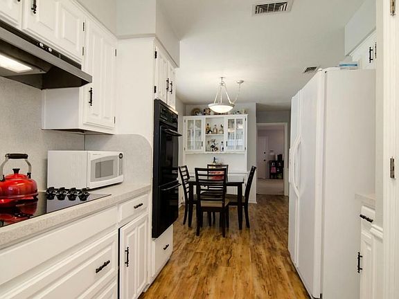 4th image of 2111 Taxco Dr