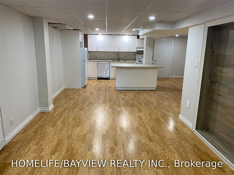 36 Eleanor Cir #LOWER — Photo 6