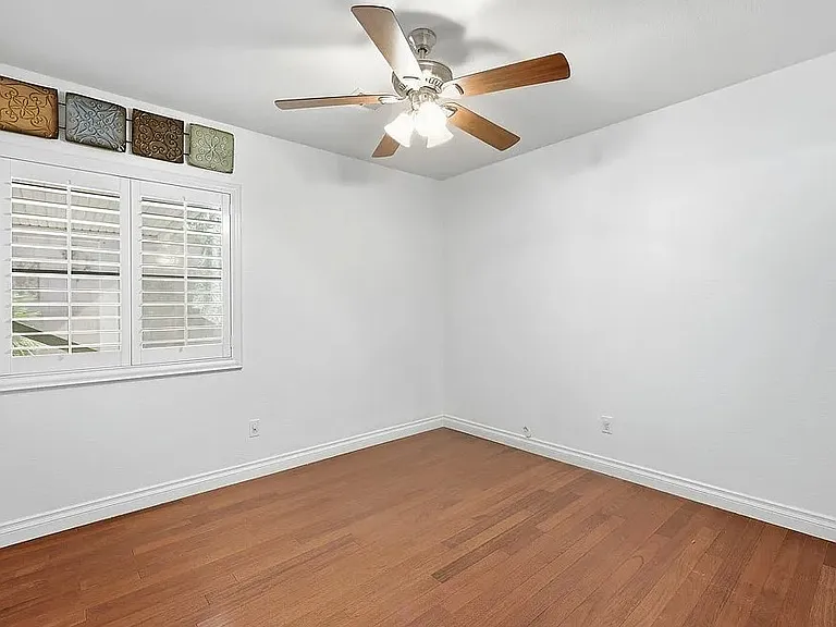 2725 Peekskill Ave — Photo 12