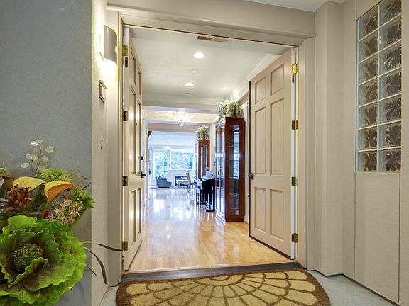 2nd image of 10055 Meydenbauer Way SE APT 1