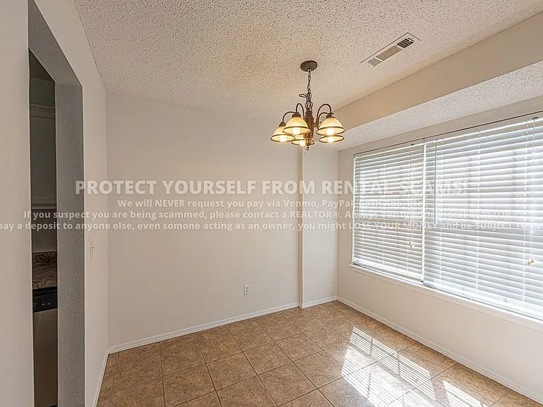 3161 W Oakfield St — Photo 7