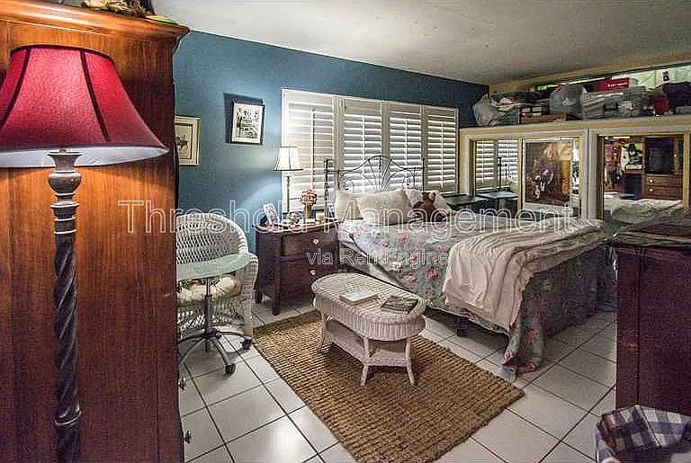 6910 SW 64th Ave — Photo 34