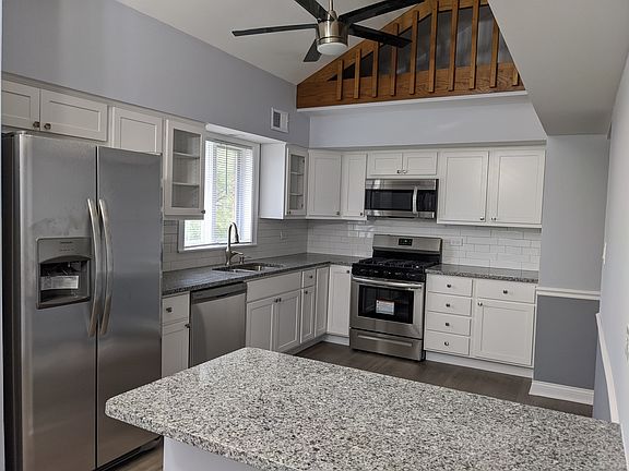 5th image of 17968 Royal Oak Ct