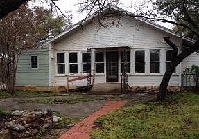 3rd image of 608 Coggin Ave