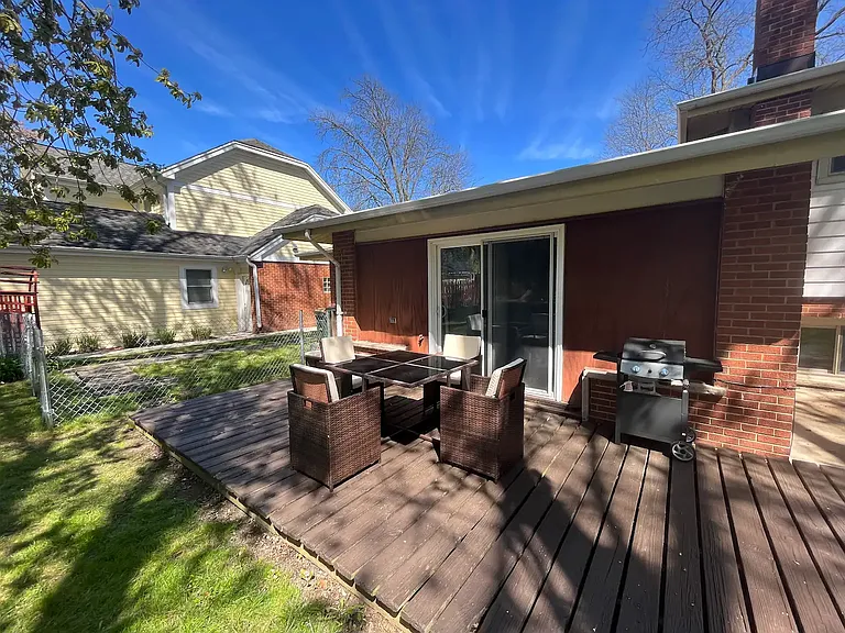 408 N Windsor Dr — Photo 8