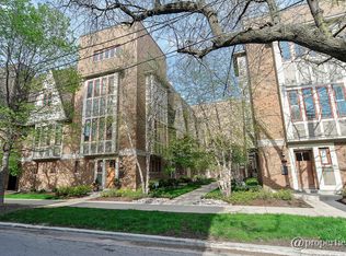 3153 N Honore St, Chicago, IL 60657
