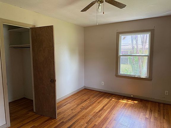 5th image of 407 Reine St N