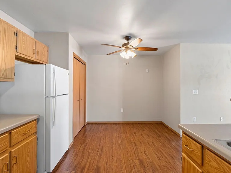 Charlotte Court Apartments — Photo 6