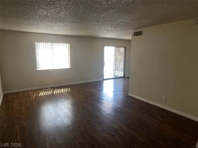 914 Scarlet Ridge Dr — Photo 5