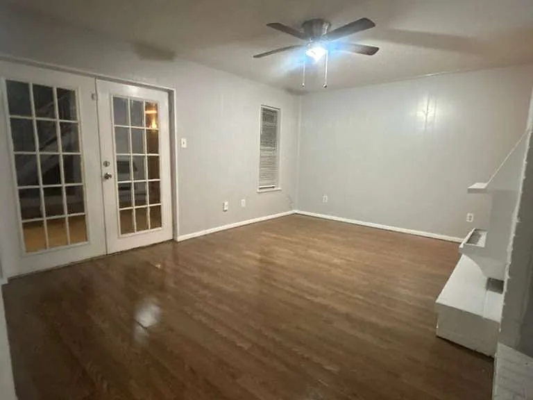 2408 Hollandale Cir #B — Photo 7