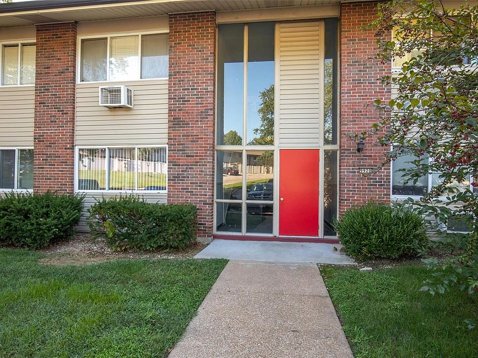 Welcome to 9920 Bunker Hill, #A. This is a two bedroom, one bath condo in popular Southridge Condominiums.