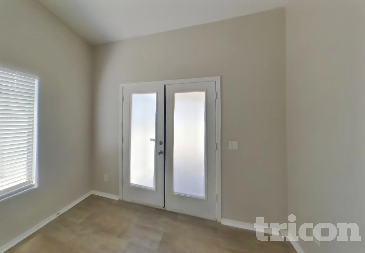 11446 W Roanoke Drive Avondale AZ — Photo 4