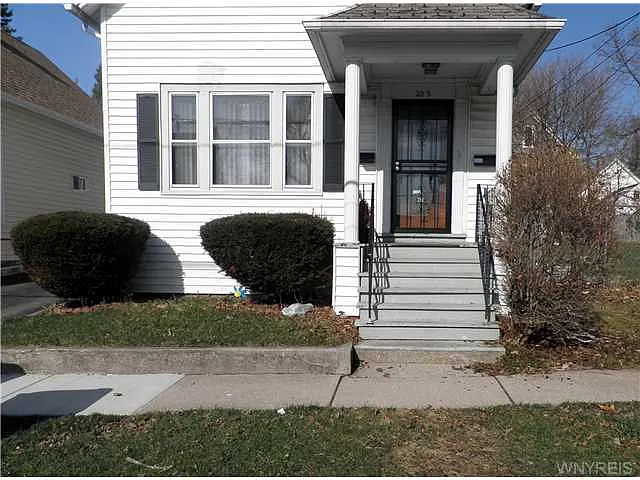 252 Grape St photo 1