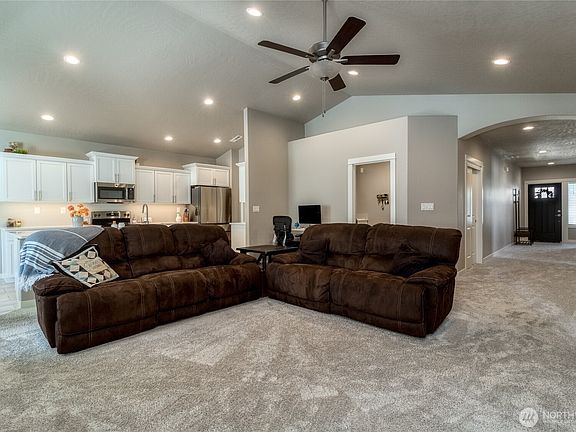 5th image of 1498 Michele Avenue