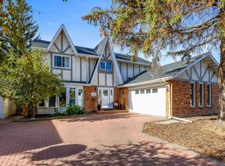 34 Lafonde Cres, Saint Albert, AB T8N 2N6