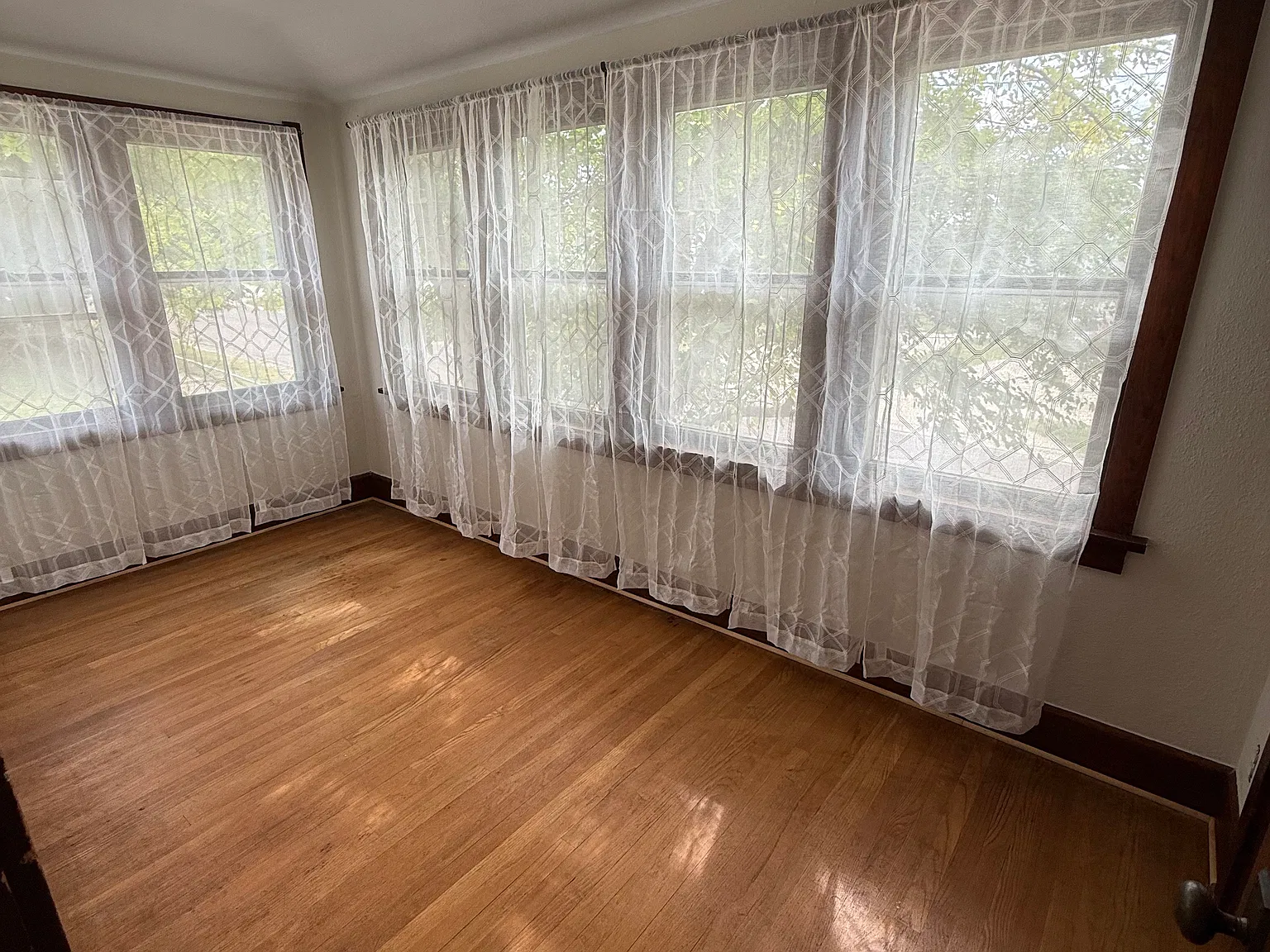 3 bed, 1.5 bath, 1064 sqft, $1,775 — Photo 4