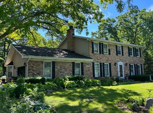 2N775 Wayne Oaks Ln, West Chicago, IL 60185