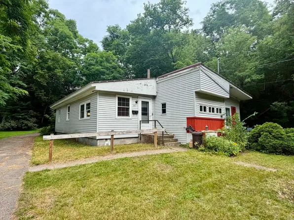 65 Fenton St, Waddington, NY 13694