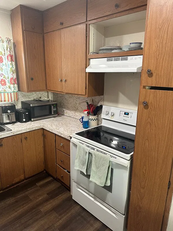 2312 Knapp Street — Photo 4