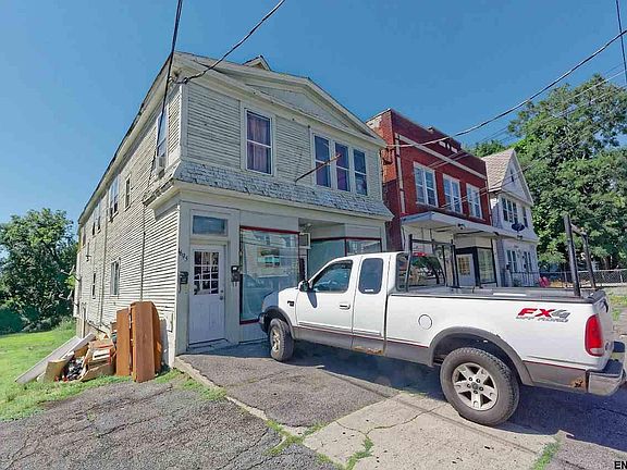 3rd image of 1695 Van Vranken Ave